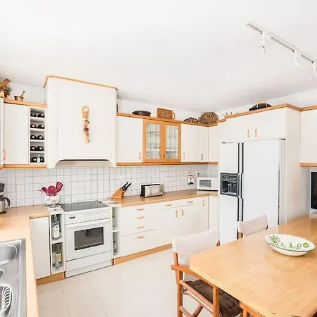 Family Getaway Apartment Rhodes City