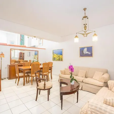 Family Getaway Apartment Rhodes City