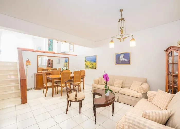 Family Getaway Apartment Rhodes City